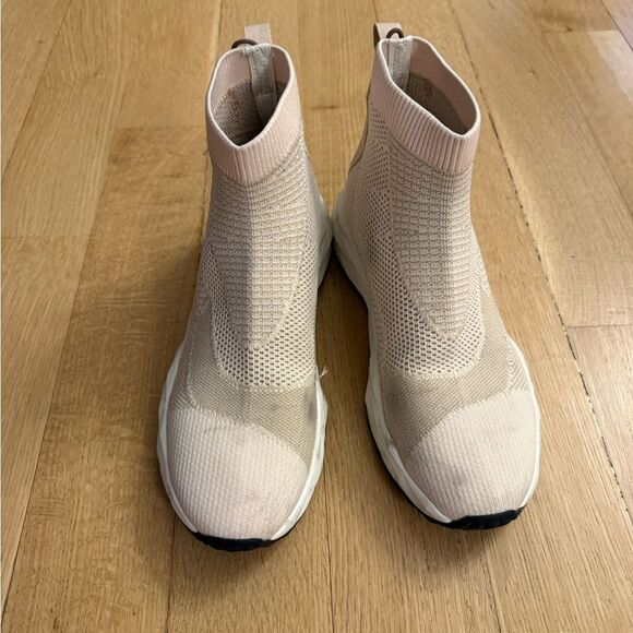 Stylish Beige Knit Sneakers - Picture 1 of 7